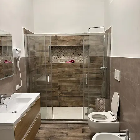Apartman Garibaldi 74 *