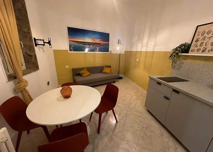 Apartament Garibaldi 74 *
